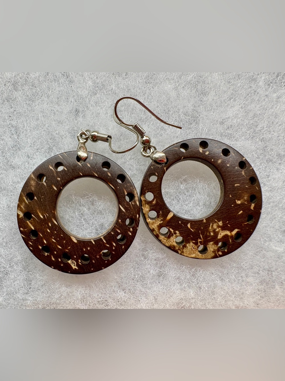 Handcrafted Brown Coconut Shell Hoop Earrings - Natural Wood Fashion Jewelry 🏝️
